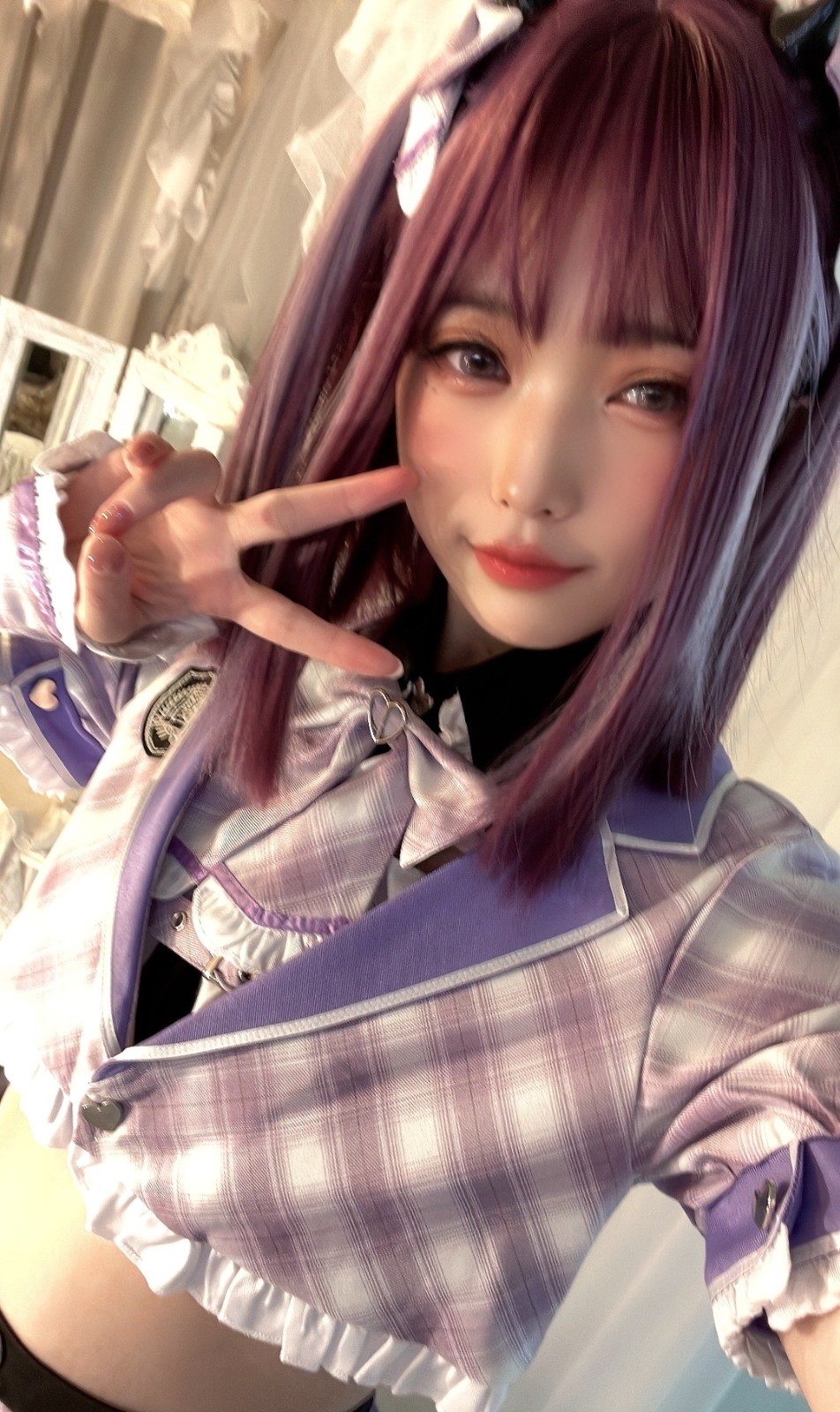 国外美女Cos《尼尔》2B小姐姐 展示性感好身材