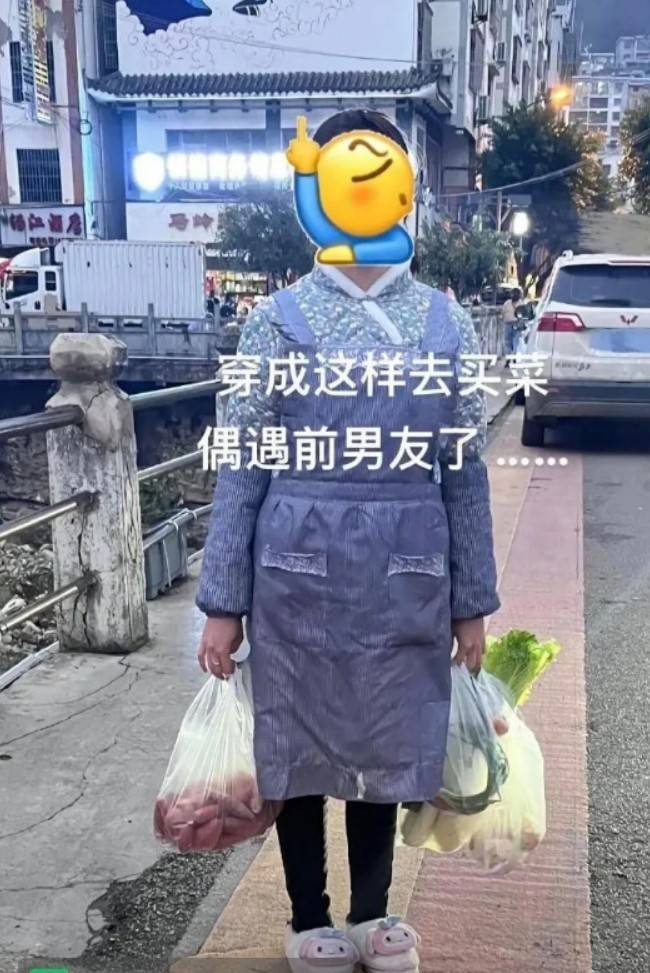 周一內(nèi)涵囧圖云飛系列 美女懂禮貌又青春靚麗！