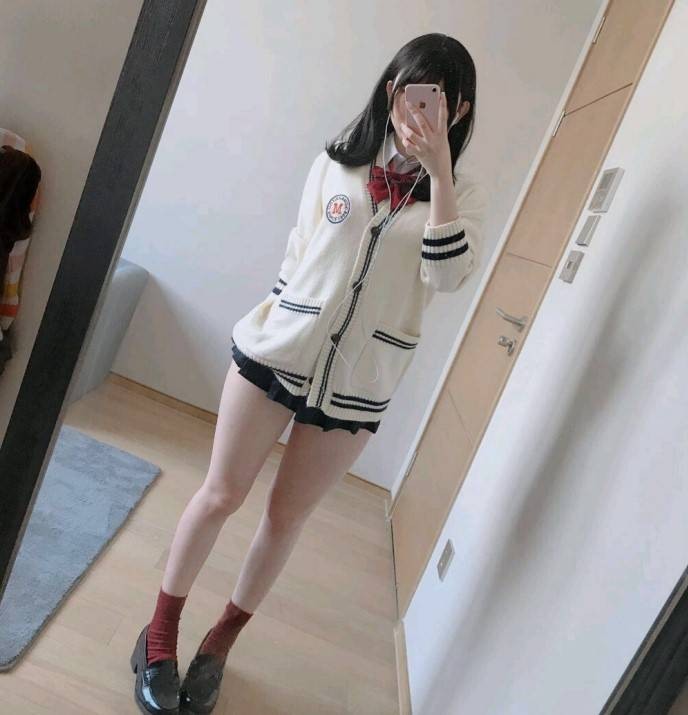 周一內(nèi)涵囧圖云飛系列 美女懂禮貌又青春靚麗！