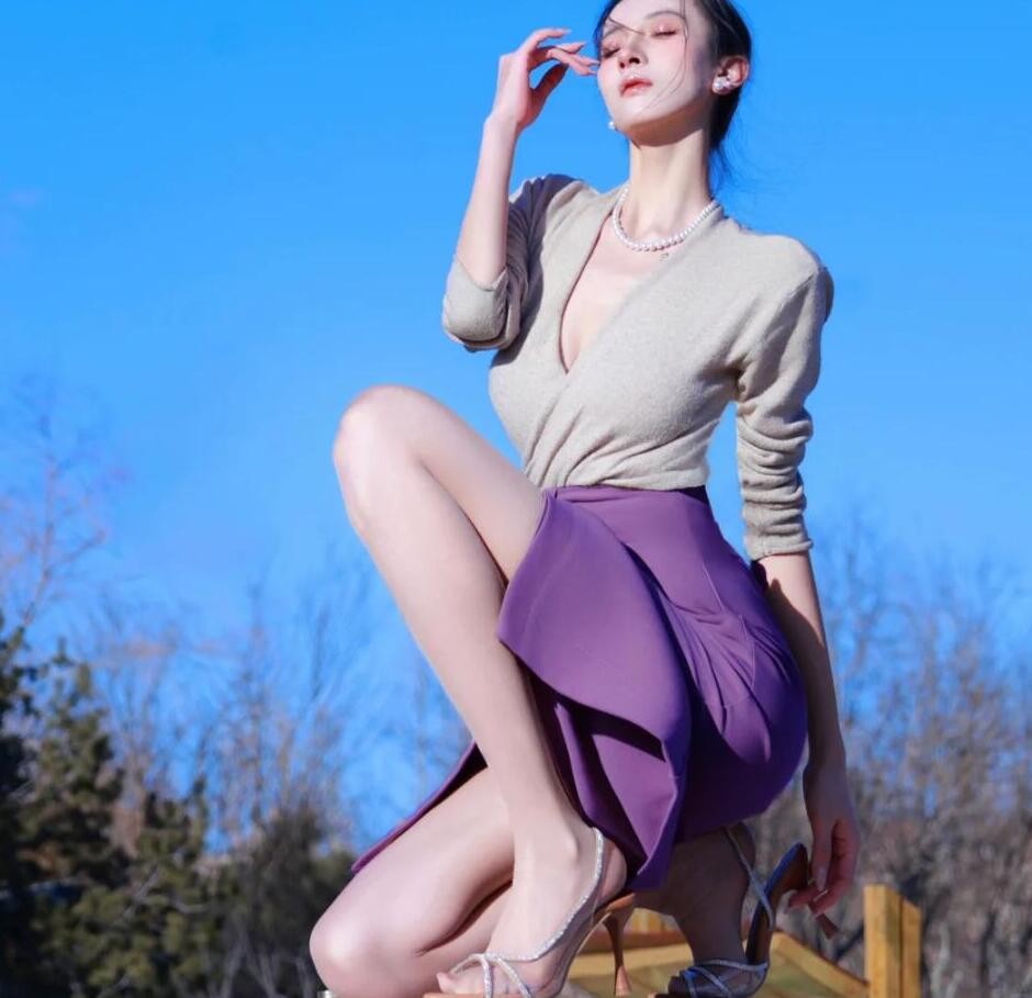 周一內(nèi)涵囧圖云飛系列 美女懂禮貌又青春靚麗！
