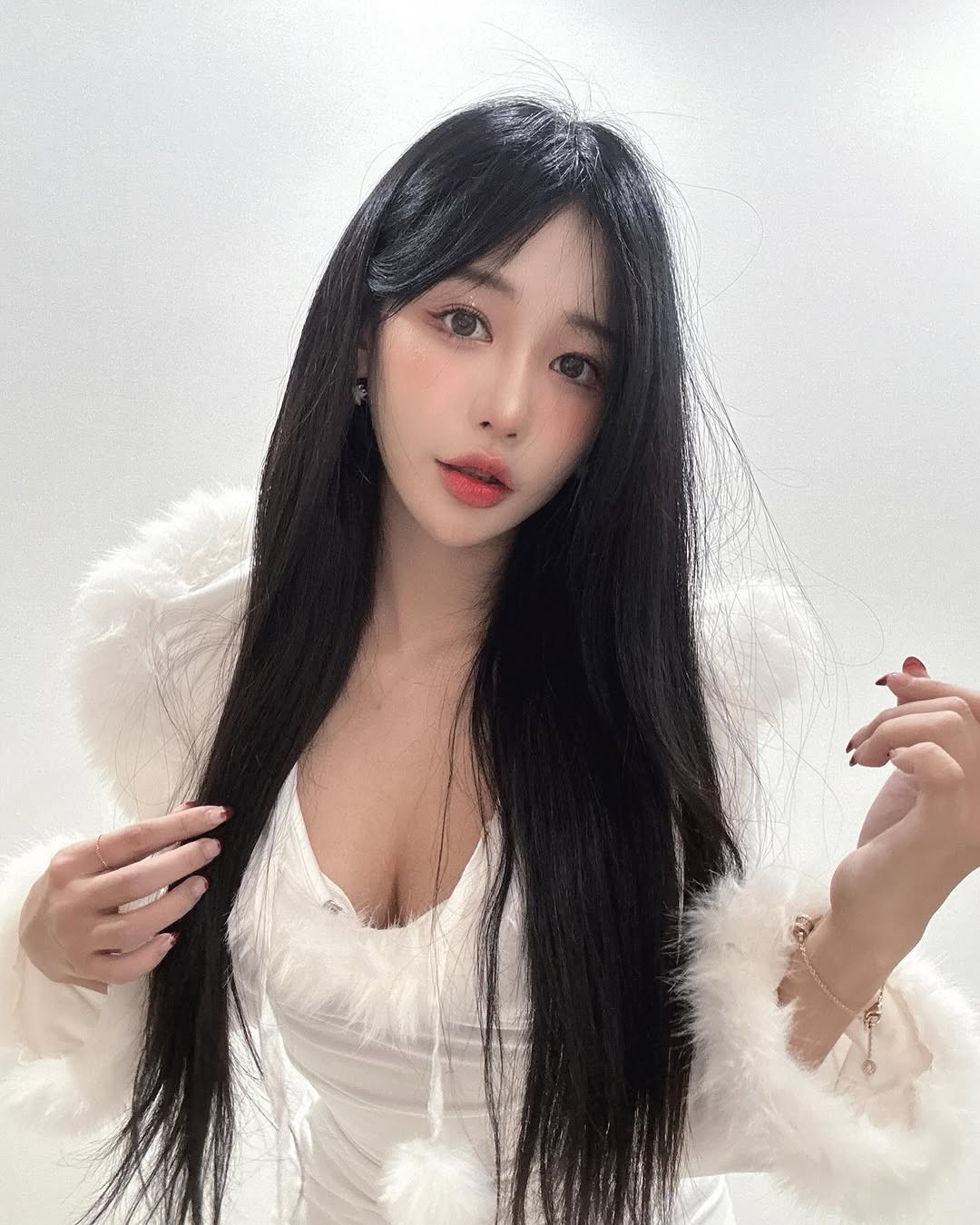 韓國(guó)美女網(wǎng)紅主播福利圖賞 性感御姐火辣的身材