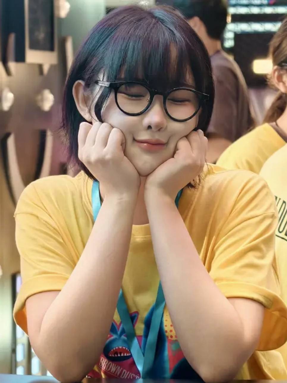 周五福利囧圖云飛系列 扎馬尾好看還是放下來(lái)好看
