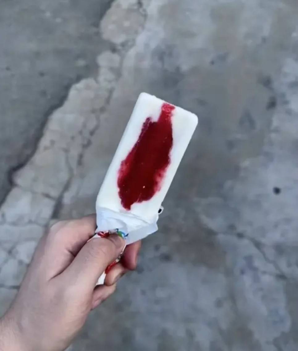 周一内涵囧图云飞系列 美女这钢琴弹得真好看啊！