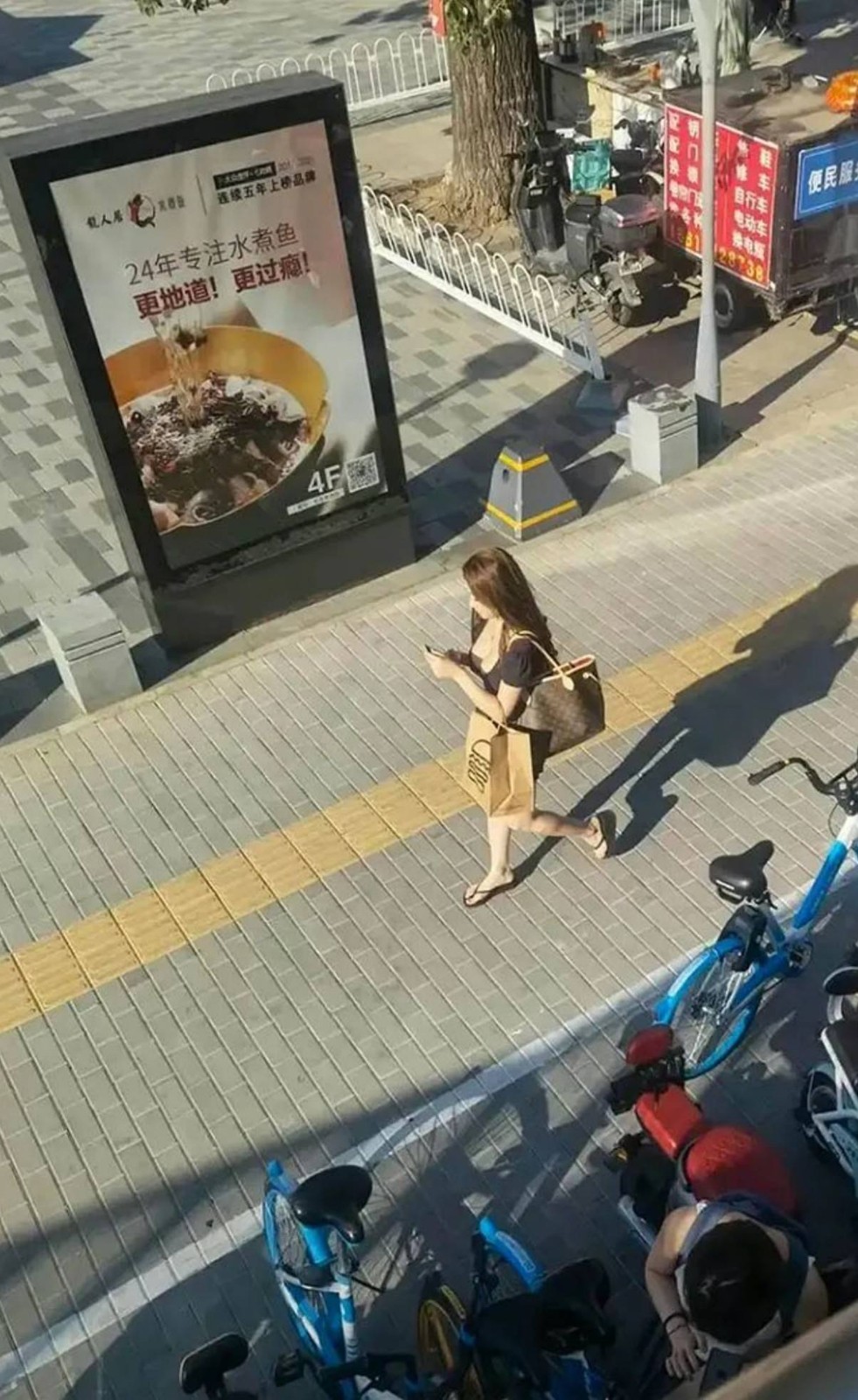 周一內(nèi)涵囧圖云飛系列 不是說瑜伽是很優(yōu)雅的嗎?