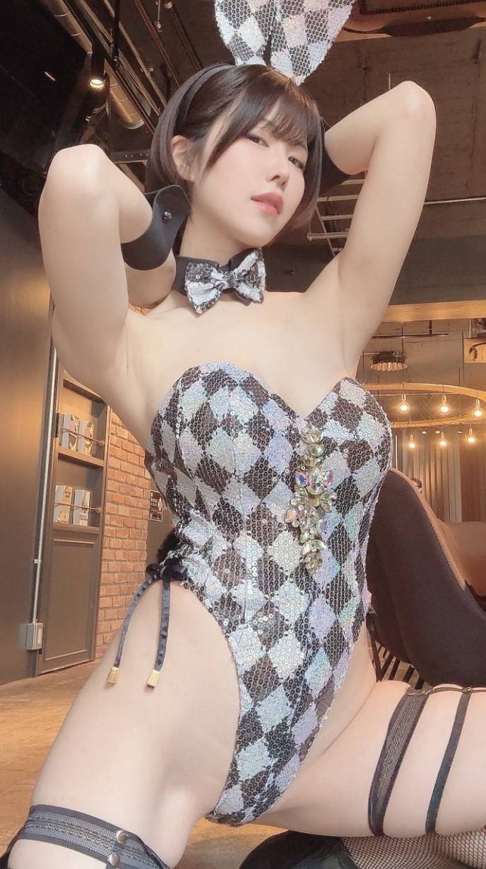 日本“兔女郎日”美照欣賞 黑絲網(wǎng)襪性感誘惑
