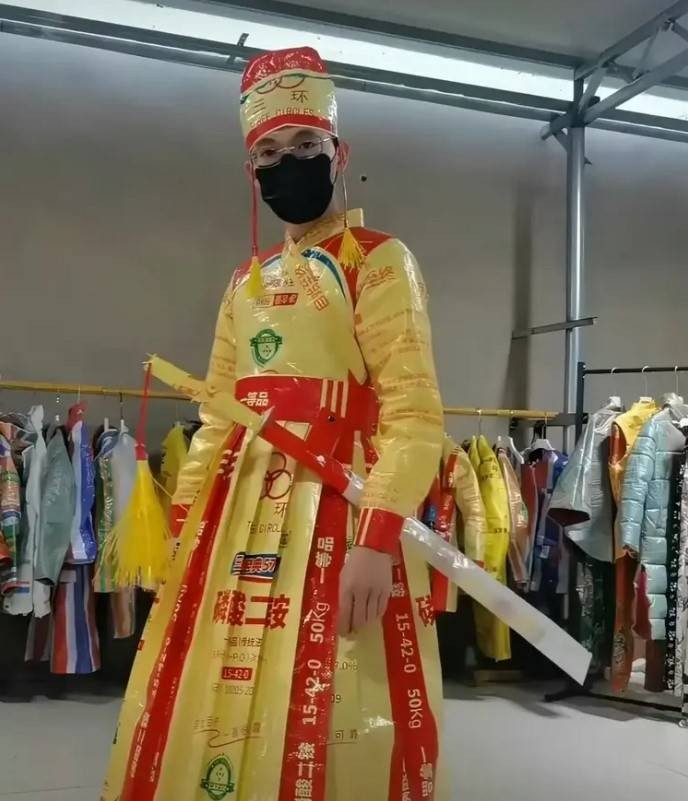 3DM輕松一刻第1520期 疲憊男人只需女人吻就慰藉