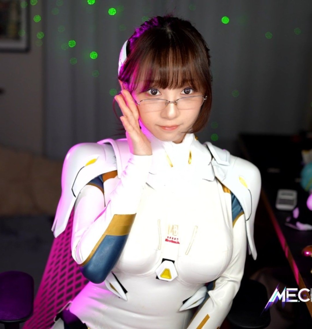 日本美女伊織萌Cos《解限機》美圖賞 大秀美好身材