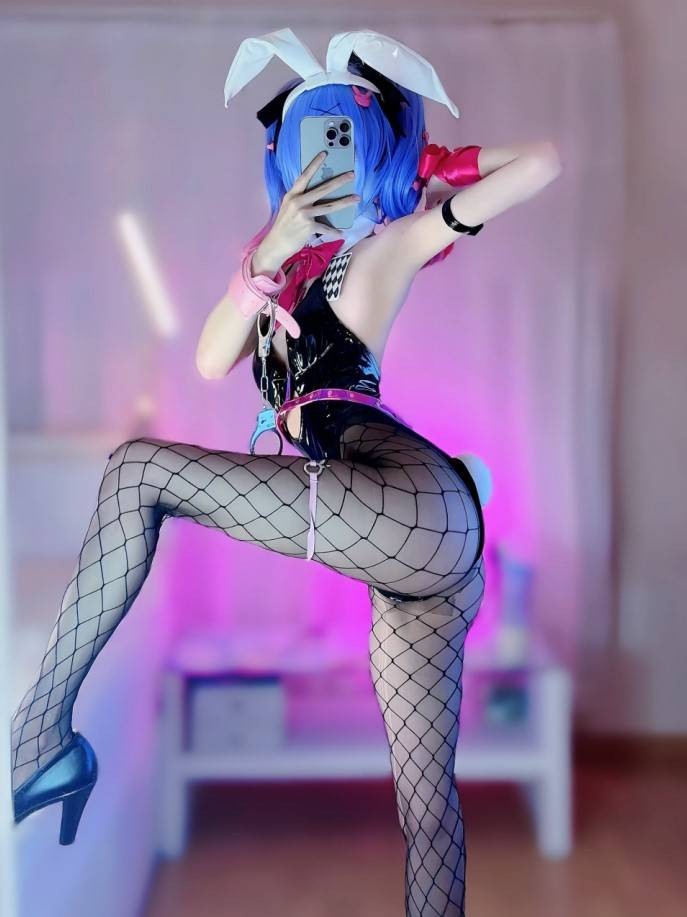 ձŮCoser YUͼ ˿ˮǳ