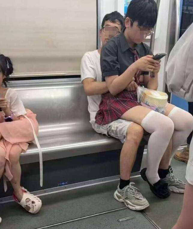 3DM輕松一刻第1525期 妹子也是美的直冒泡泡??！