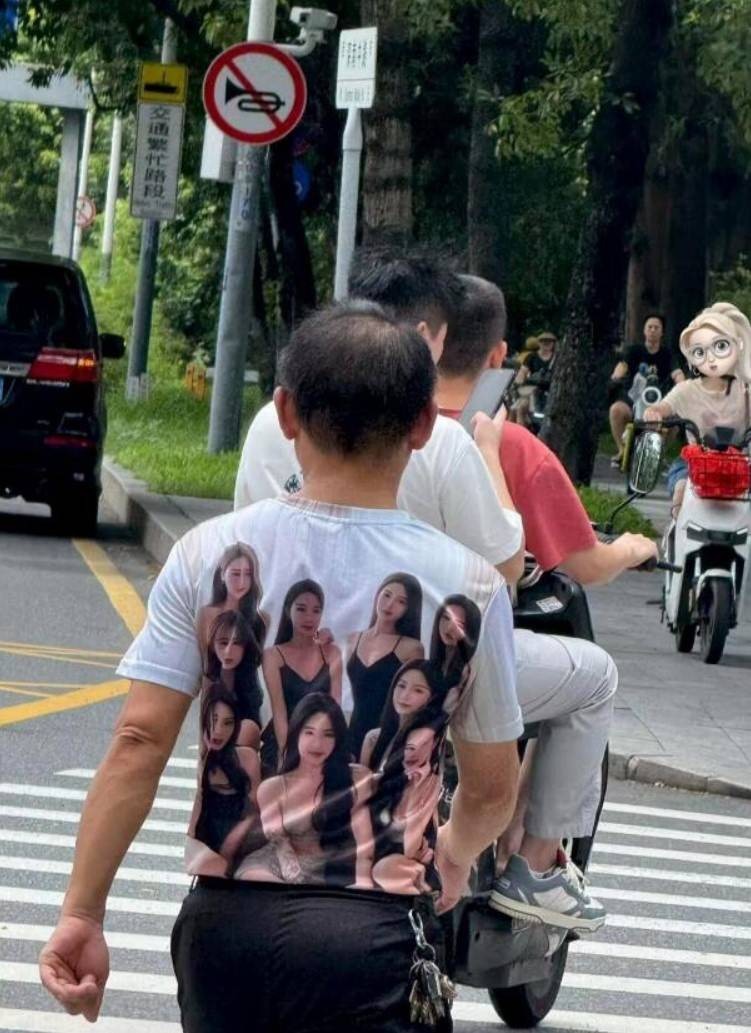 帣ͼƷϵ ŮеɧŸУ