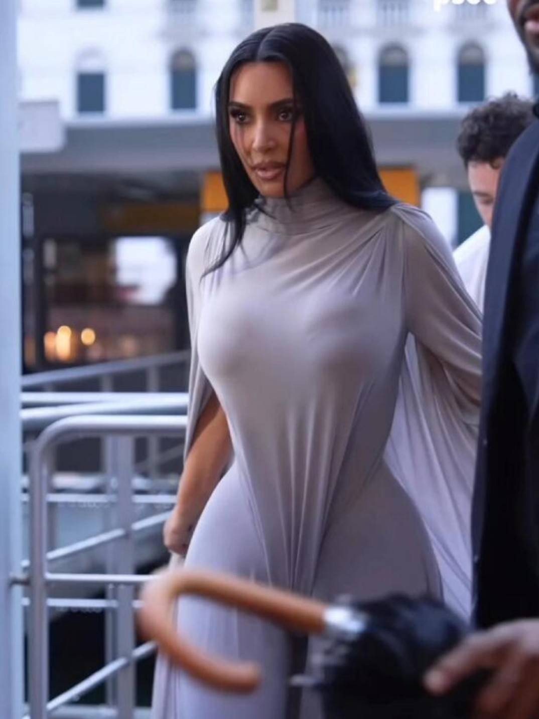 һںͼƷϵ ŮȭӦǺ˿λ