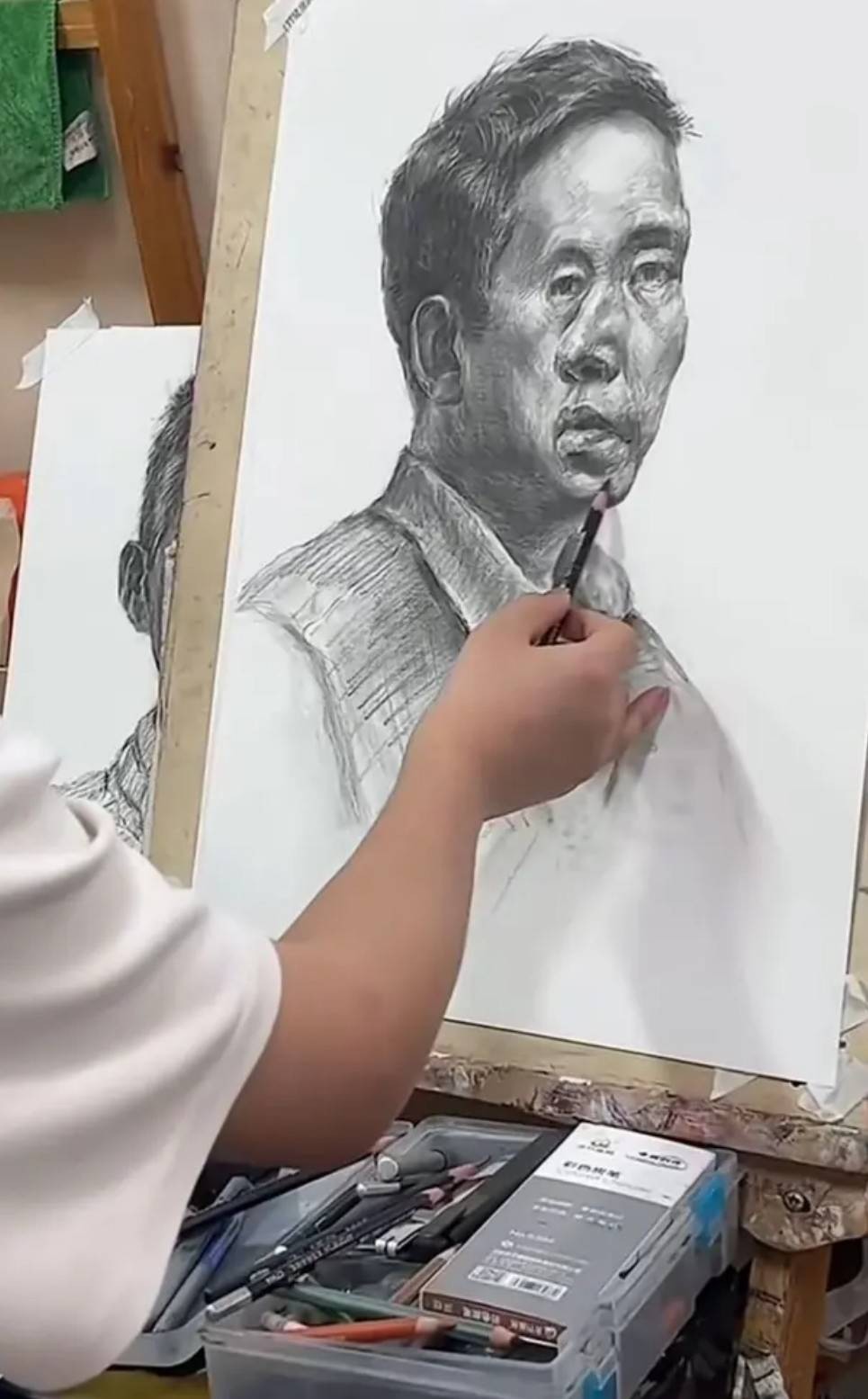 һںͼƷϵ ٤Ůϲһ