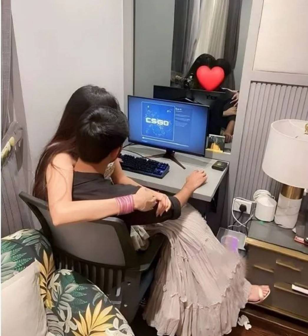 һںͼƷϵ ٤Ůϲһ