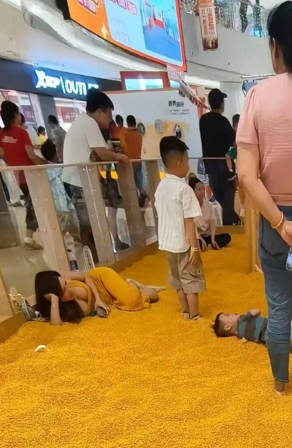 轻松一刻第1546期 我看谁还说按摩不正规了！