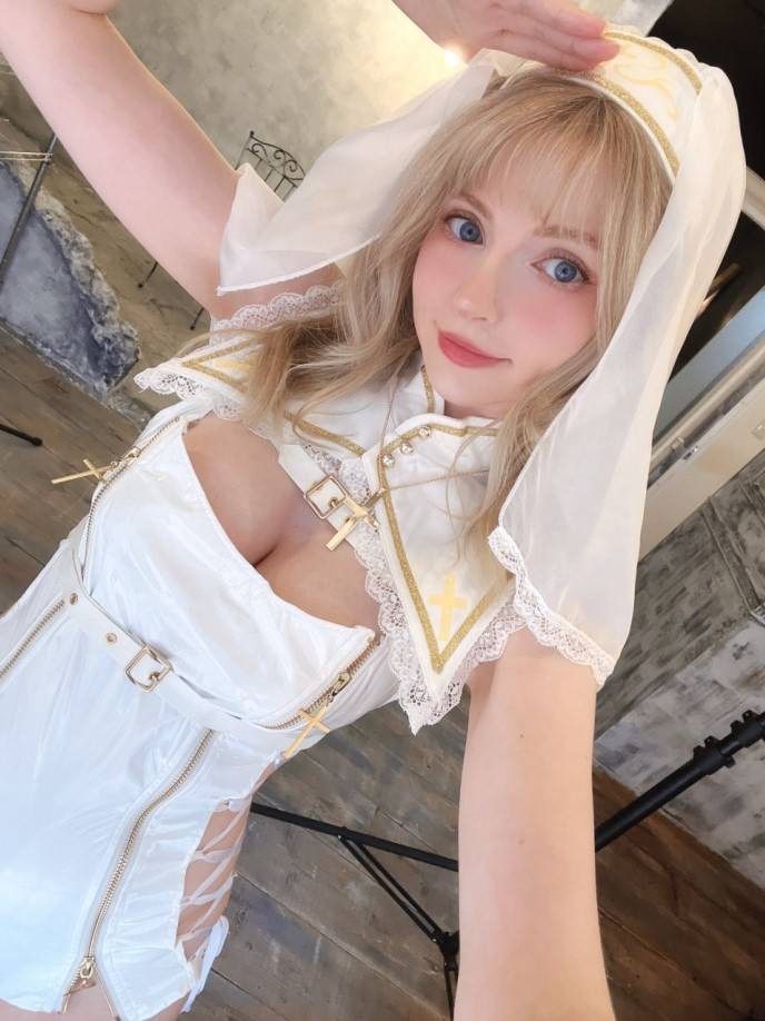 阿什莉体模Cos《合金装备3》夏娃第2弹 性感热辣吸睛