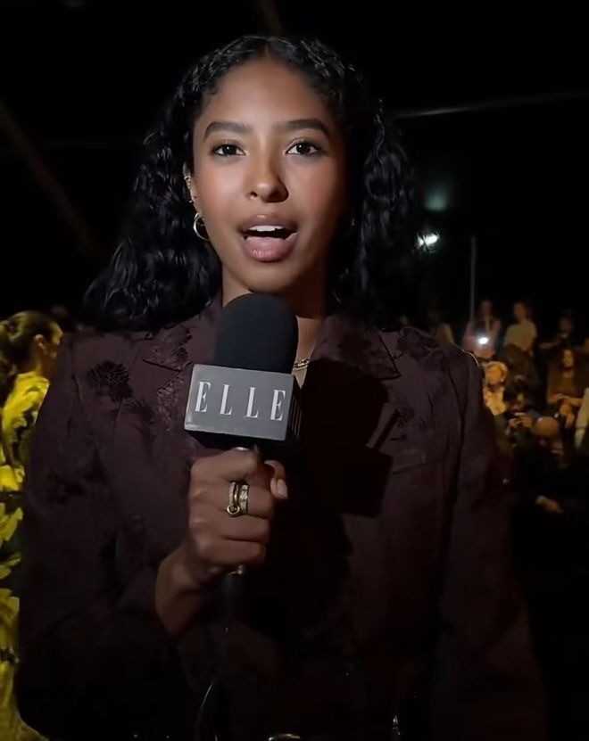 白鹿与科比大女儿同框看秀 白露穿抹胸裙反差感拉满