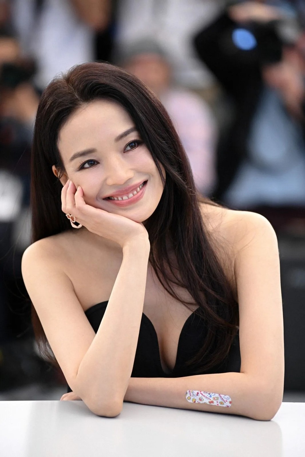 舒淇晒出与韩孝周合影：美人同框 太养眼了