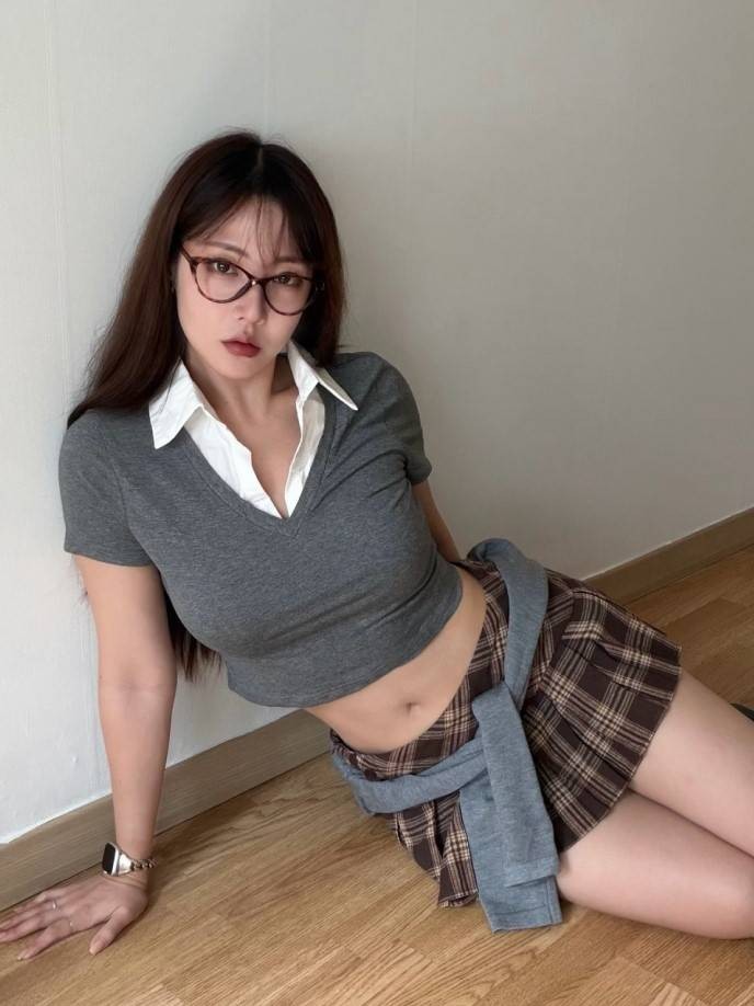 周一內(nèi)涵囧圖云飛系列 有時候黑絲也不是萬能的？