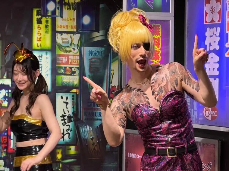 周五福利囧图云飞系列 美女翘臀真有这么Q弹吗?