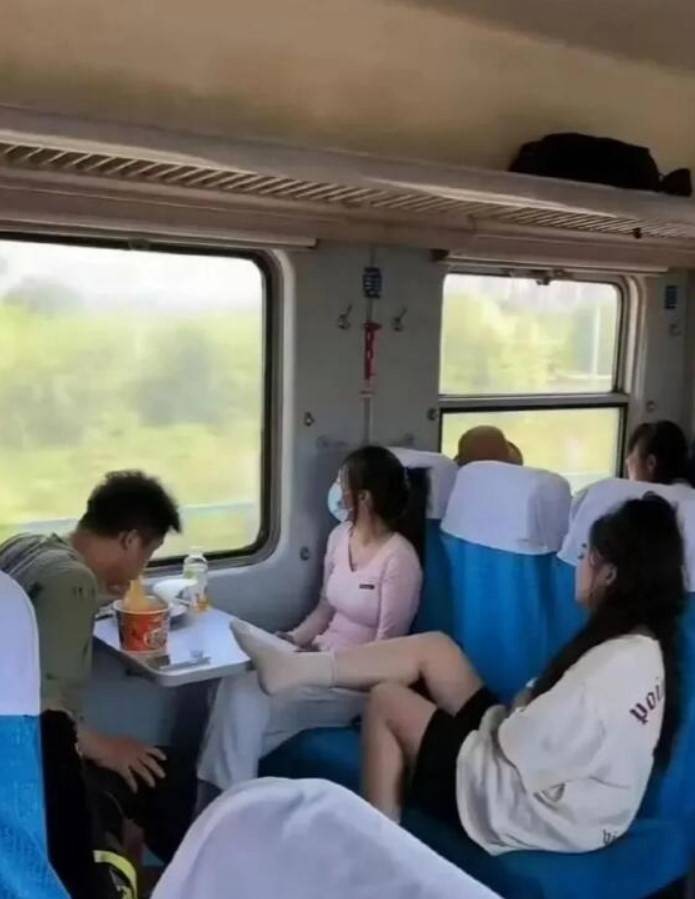 һںͼƷϵ ӺȾæ