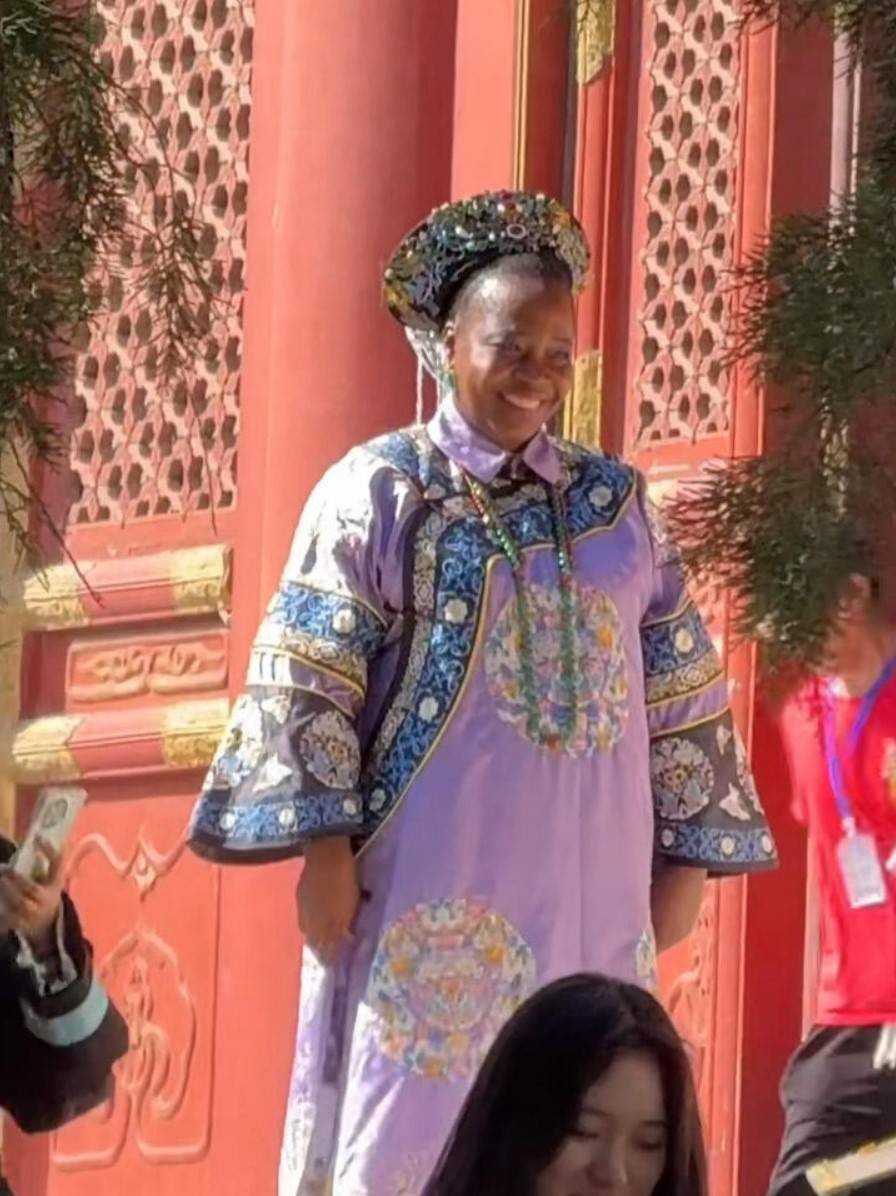 周五福利囧图云飞系列 台球厅女老板都这么好看么