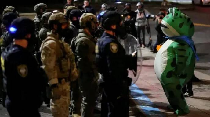 周五福利囧图云飞系列 台球厅女老板都这么好看么