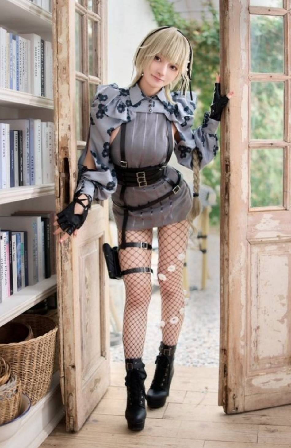 һںͼƷϵ Ůŷû뵽Ϻ˿