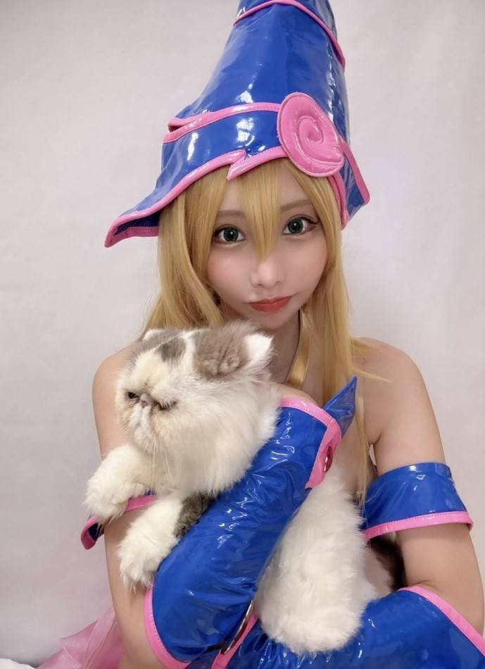 日本35岁美女花咲来梦Cos图赏 傲人身材一览无余