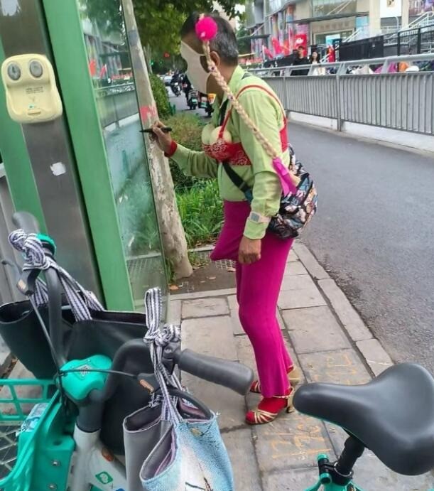 周一内涵囧图云飞系列 美女你射箭射的真不赖啊！