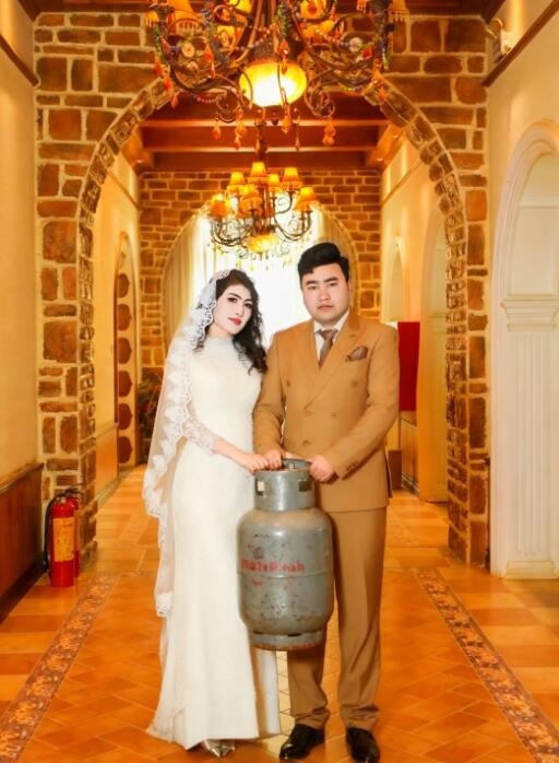 周一内涵囧图云飞系列 美女你射箭射的真不赖啊！