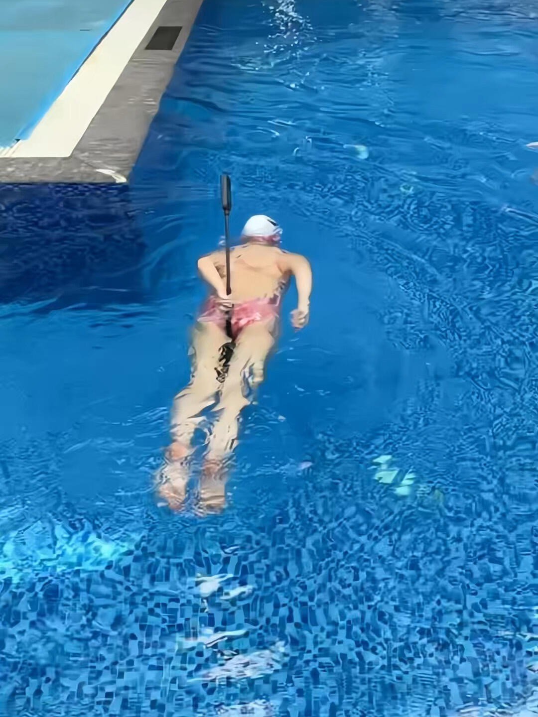 周一内涵囧图云飞系列 美女你射箭射的真不赖啊！