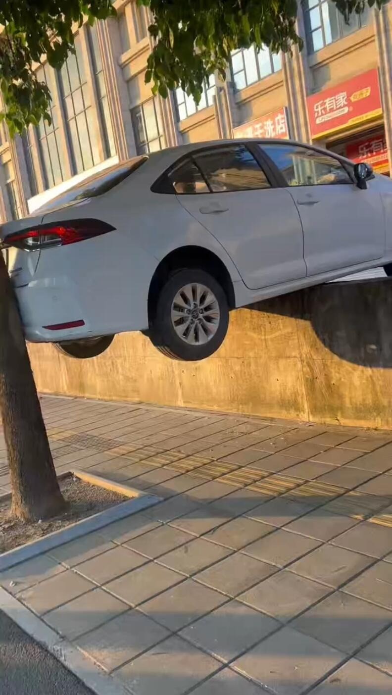 周一内涵囧图云飞系列 美女你射箭射的真不赖啊！