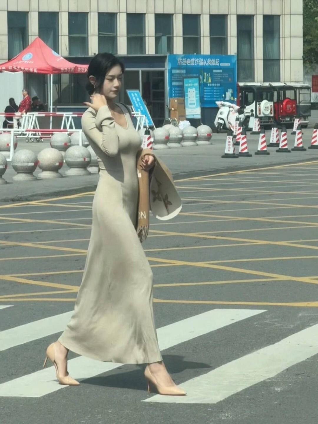 周五福利囧图云飞系列 快来跟美女一起做健美操！