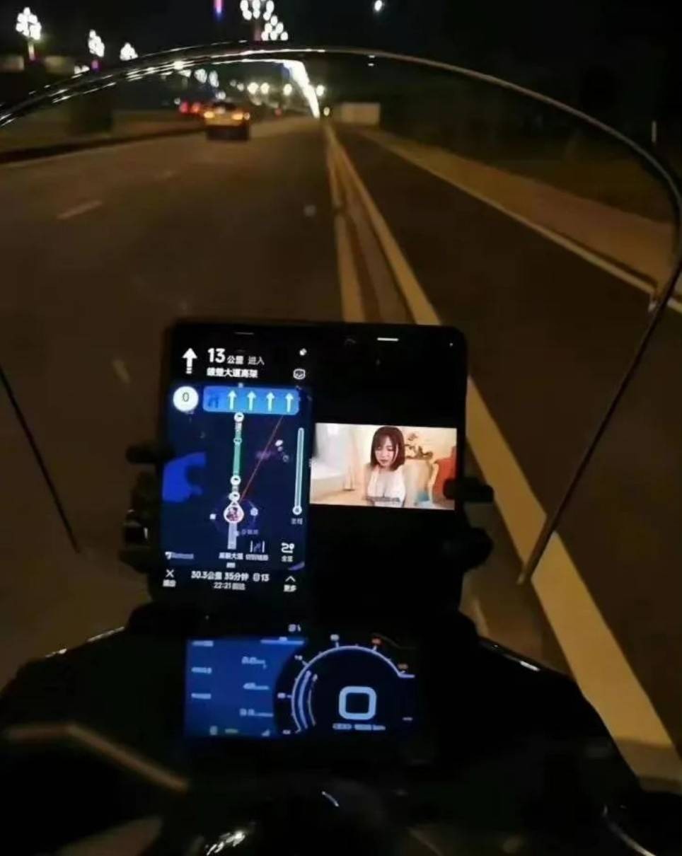 周五福利囧图云飞系列 快来跟美女一起做健美操！