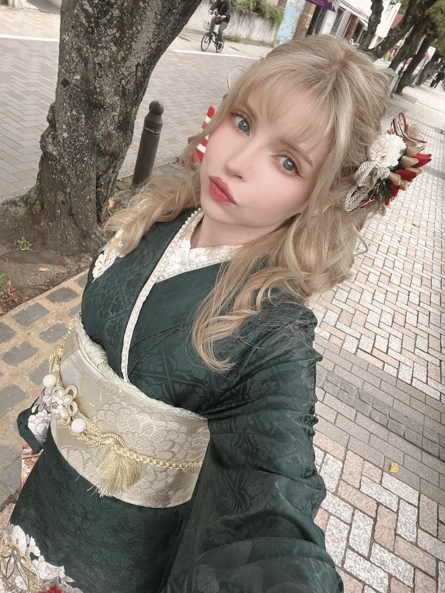 《生化4》阿什莉体模新Cos美图 又白又嫩很性感