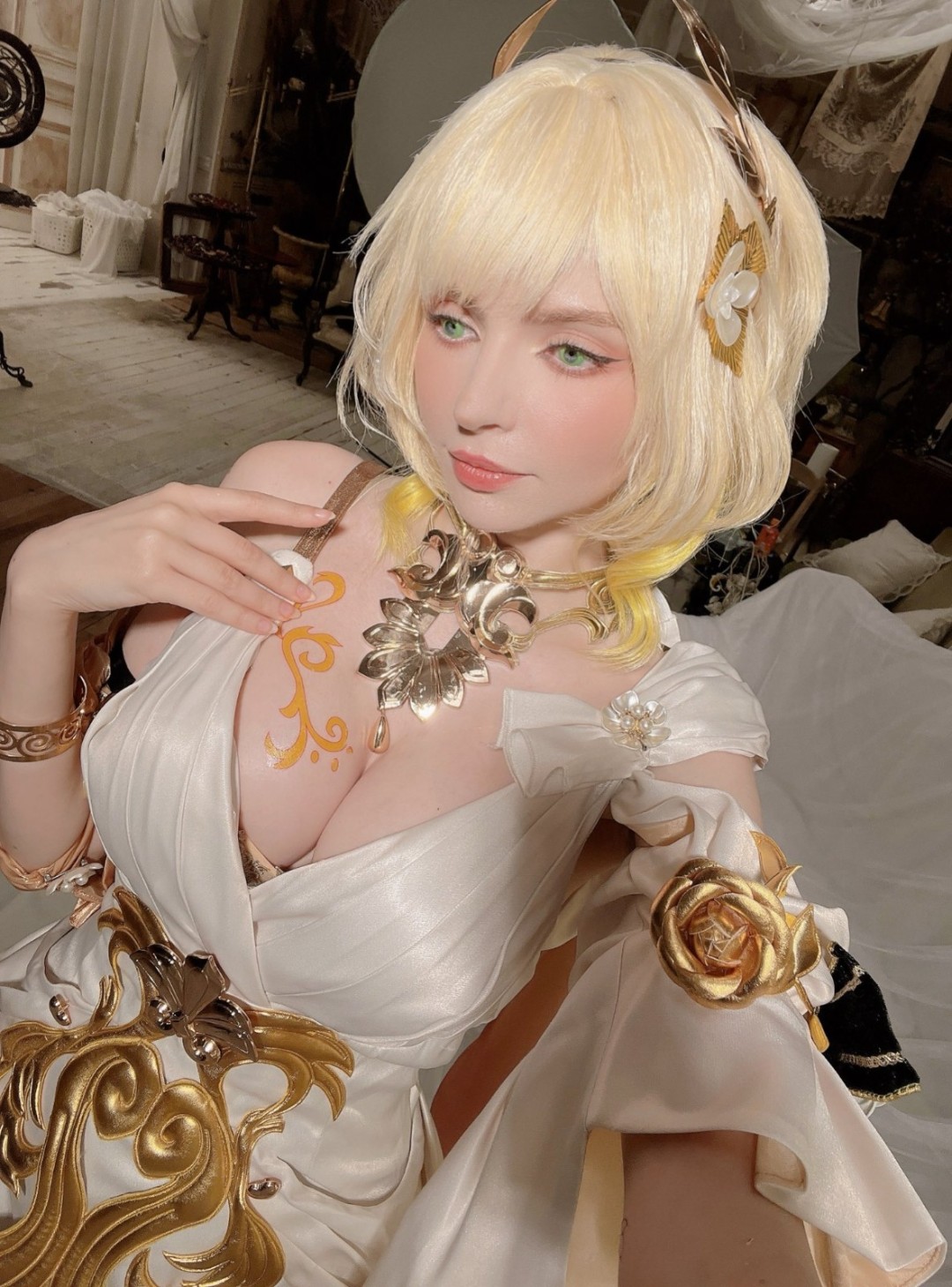 《生化4》阿什莉体模新Cos美图 又白又嫩很性感