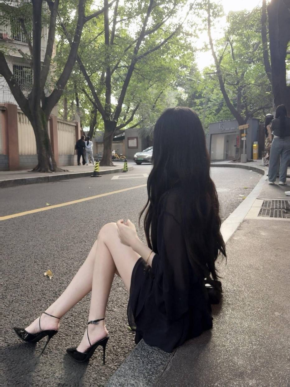 周一内涵囧图云飞系列 美女虽然微胖但是耐看啊！