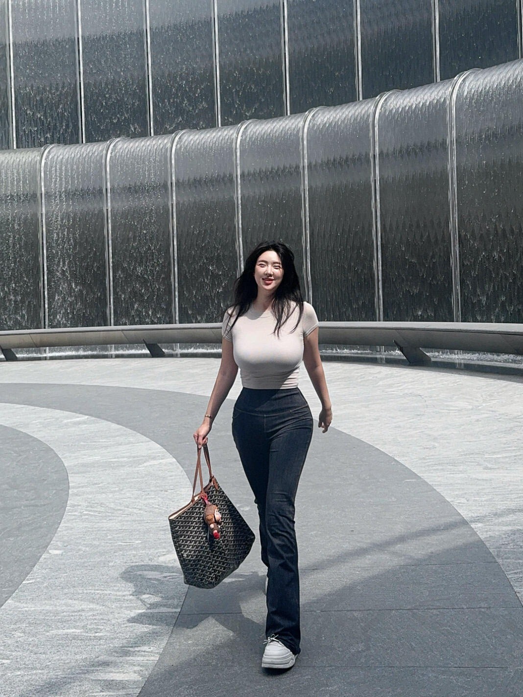 周一内涵囧图云飞系列 美女虽然微胖但是耐看啊！