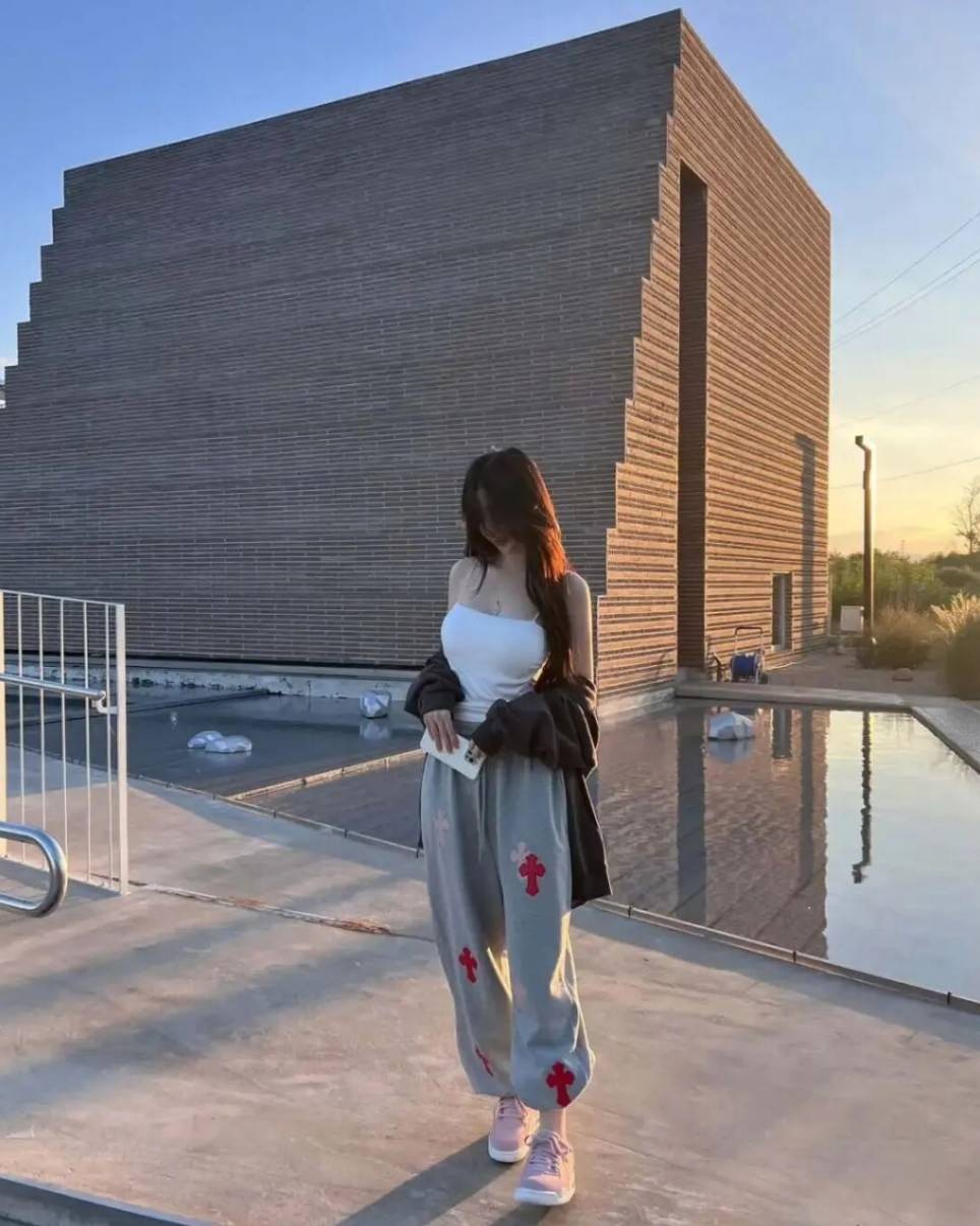 周一内涵囧图云飞系列 美女虽然微胖但是耐看啊！