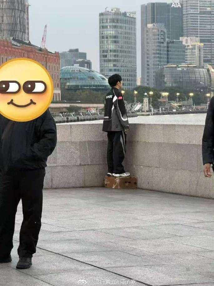 3DM轻松一刻第1581期 体育老师也过不了美人关的