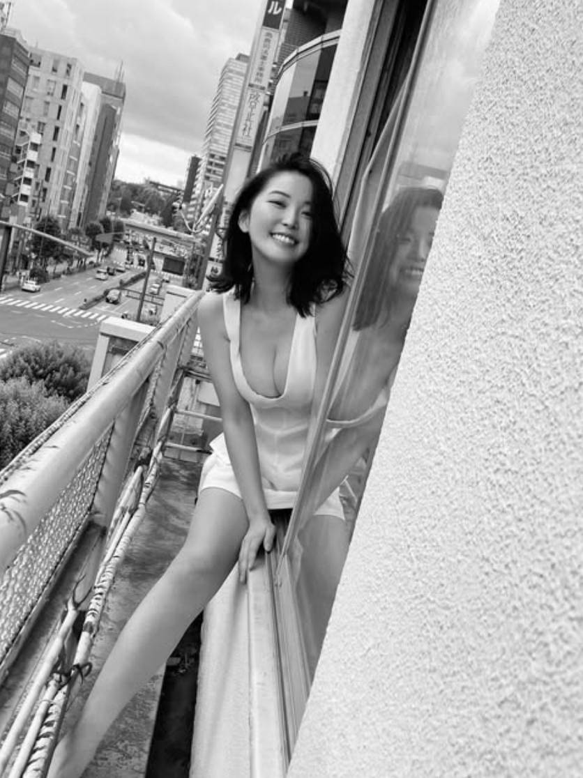 日本美女书法家おしの沙罗福利图 气质和身材俱佳