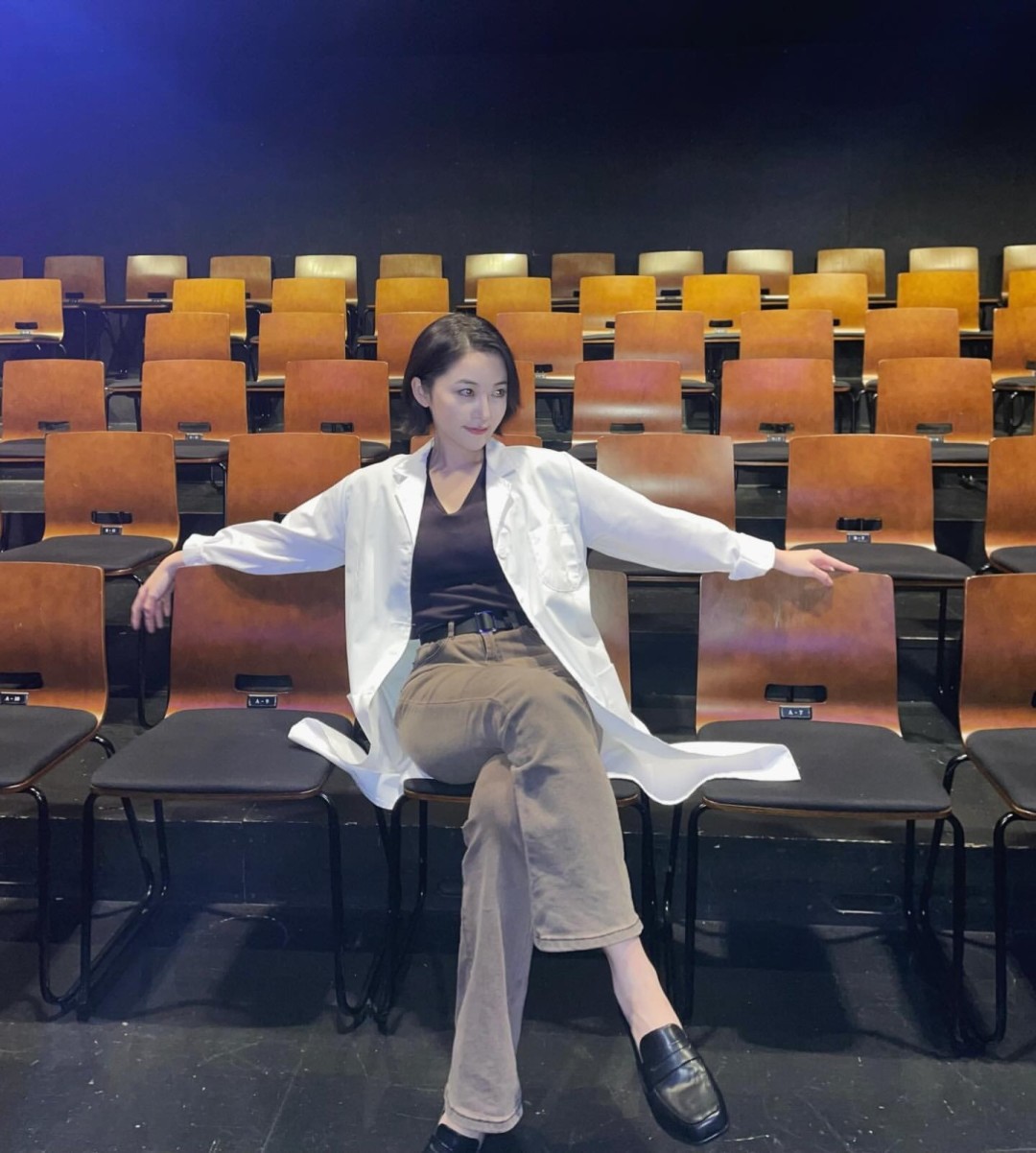 日本美女书法家おしの沙罗福利图 气质和身材俱佳