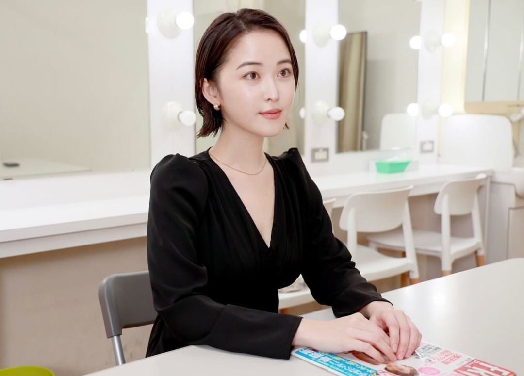 日本美女书法家おしの沙罗福利图 气质和身材俱佳