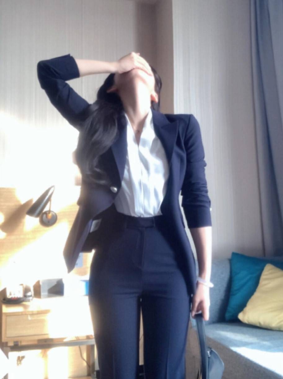 周五福利囧图云飞系列 体育老师也过不了美人关！