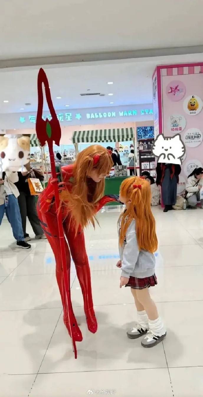 周五福利囧图云飞系列 体育老师也过不了美人关！