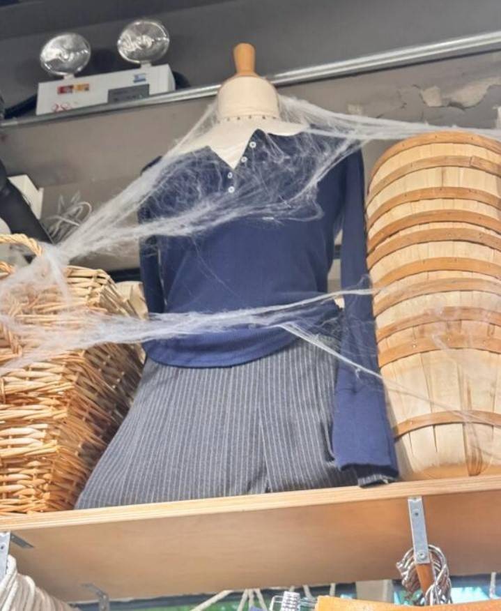 周五福利囧图云飞系列 体育老师也过不了美人关！