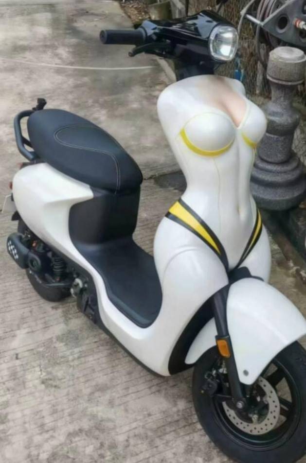 周五福利囧图云飞系列 体育老师也过不了美人关！