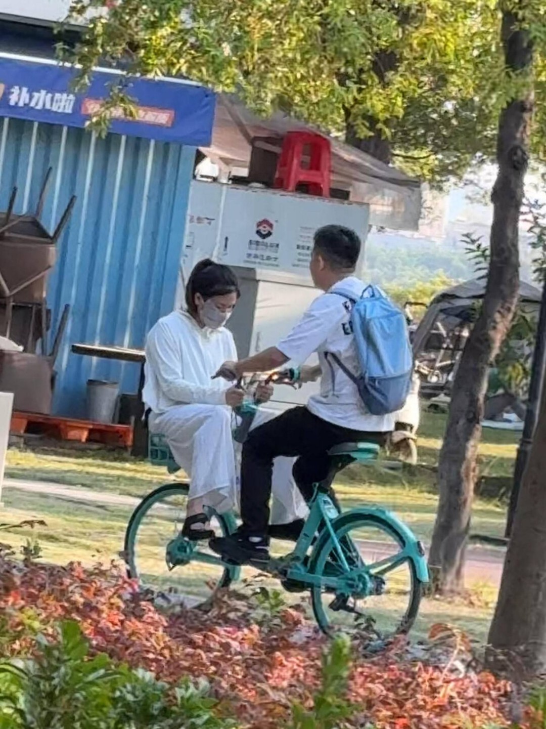 周五福利囧图云飞系列 体育老师也过不了美人关！