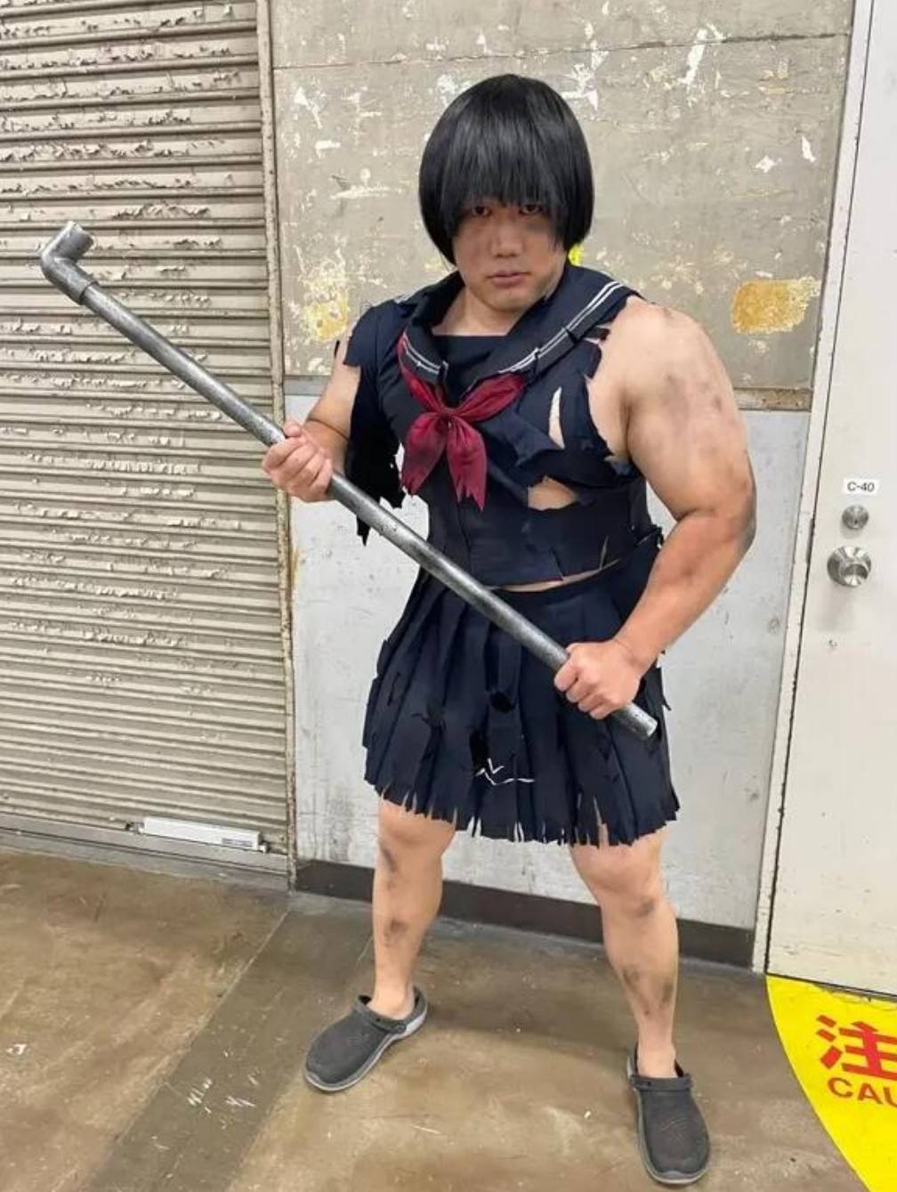 周五福利囧图云飞系列 体育老师也过不了美人关！