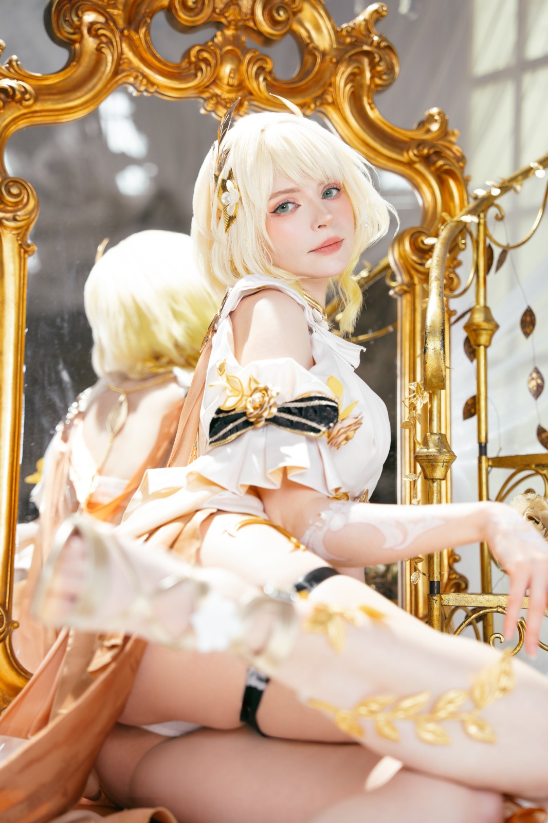 阿什利体模Cos《漫威争锋》隐形女 太性感撩人了